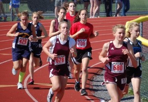 girls running a race